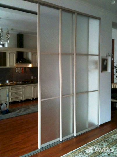 Стеклянная перегородка