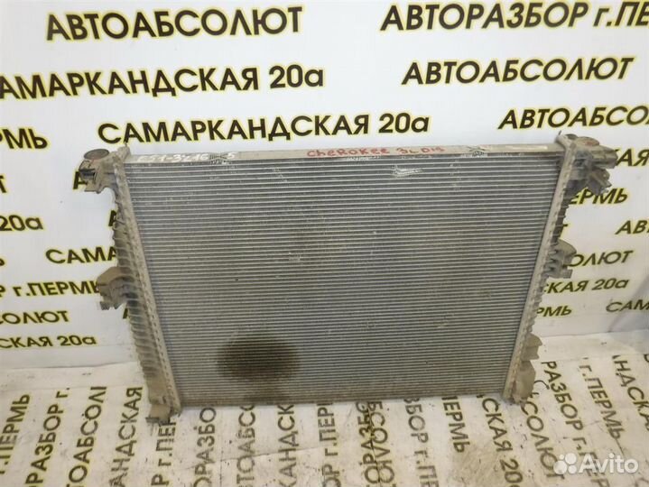 Радиатор основной Jeep Grand Cherokee (WK2) 2011