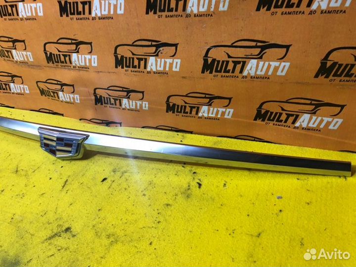 Хром крышки багажника задний Cadillac Escalade 4