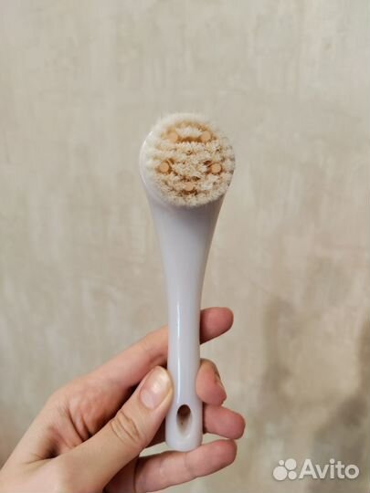 Shiseido Щеточка для очищения и массажа лица