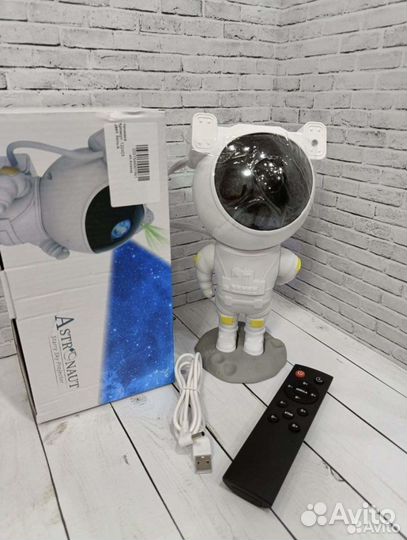 Ночник-проектор астронавт