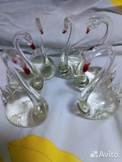 Продам фигурки лебедей