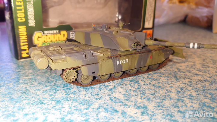 Танк Challenger 1/72