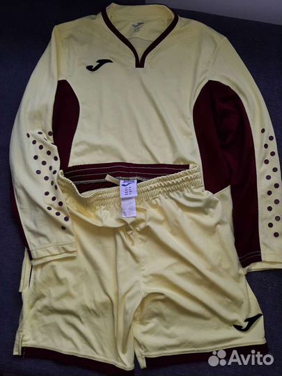 Футбольный костюм