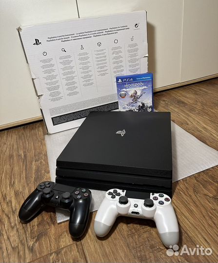 PS4 PRO 1TB + 2 джойстика и игра (7208)