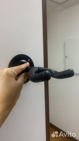 Держатель для гитары на стену неповоротный (б/у )