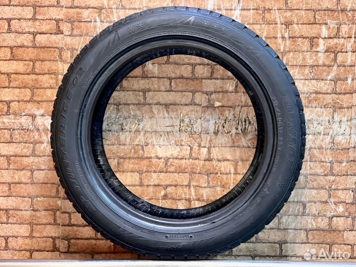 Dunlop SP Winter Ice 02 215/50 R17