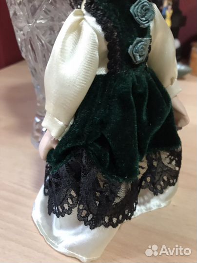 Кукла фарфоровая коллекционная