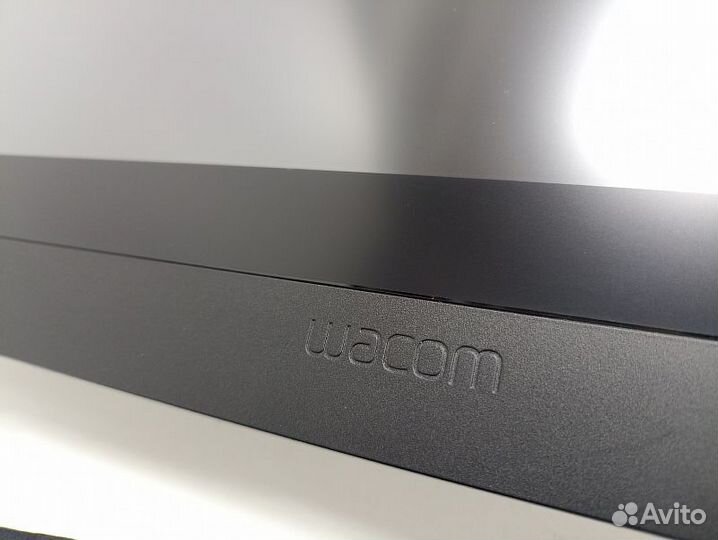 Графический планшет Wacom Cintiq 16 (DTK-1660)