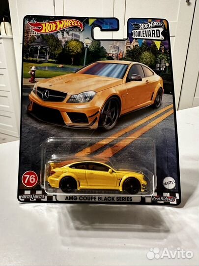Hot Wheels Premium Boulevard 76-80