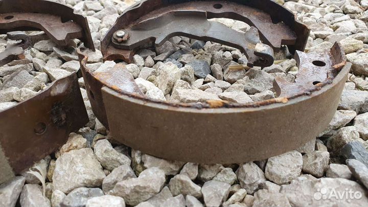 Трос ручного тормоза Mitsubishi Galant