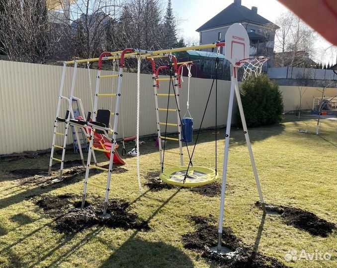 Детская площадка с турником