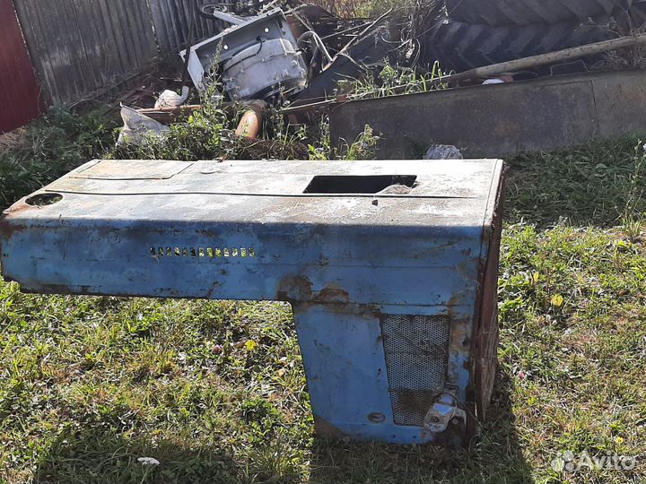 Капот на мтз 82. В наличии 2 шт