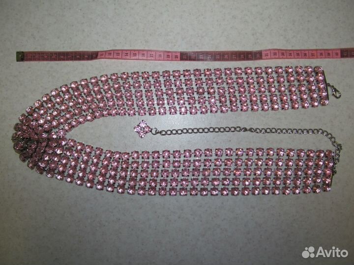 Широкий пояс с розовыми стразами