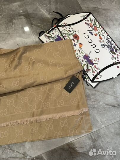 Палантин gucci