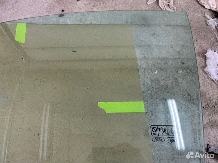 Стекло двери переднее левое Ford Focus 2 хэтчбек