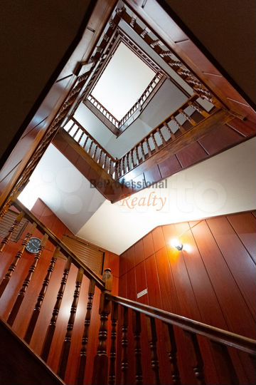 Особняк 1000 кв.м. с парковкой