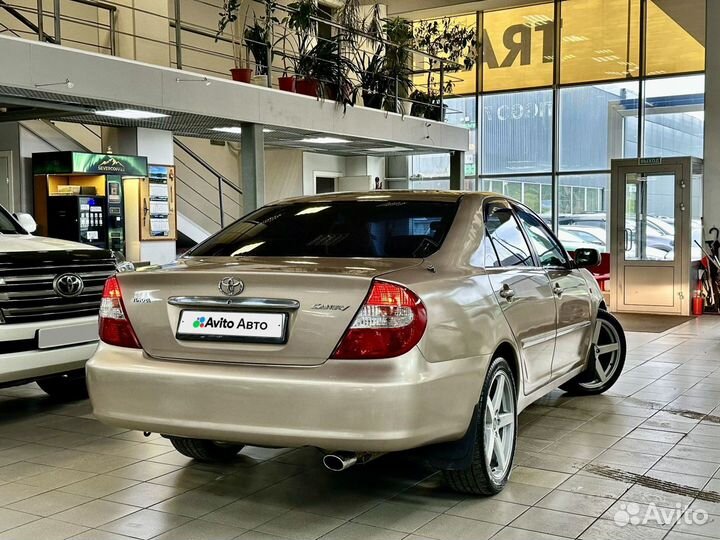 Toyota Camry 2.4 AT, 2003, 301 300 км