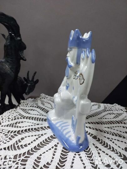 Фарфоровые статуэтки Нептун