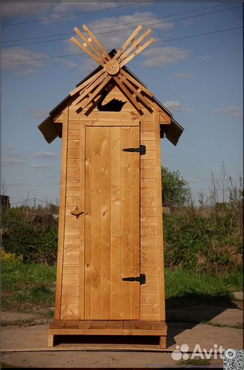 Уличный туалет деревянный DRE444