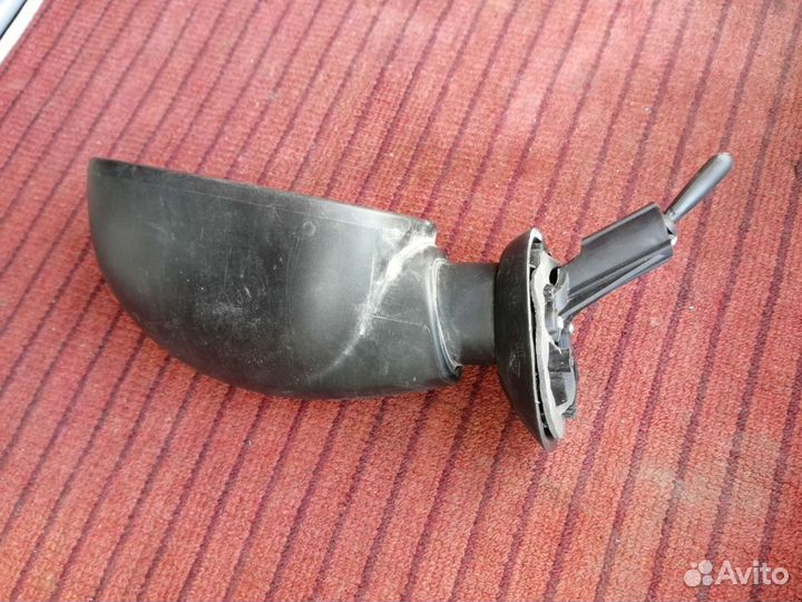 Боковое зеркало на Renault logan
