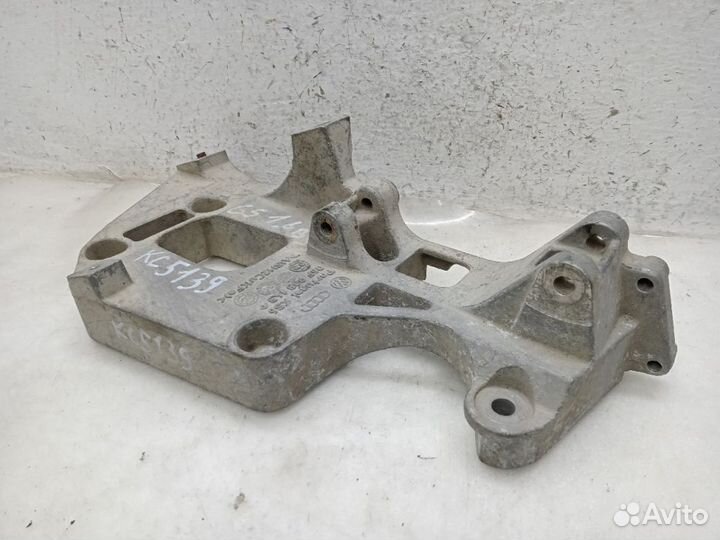 Кронштейн генератора volkswagen golf 5