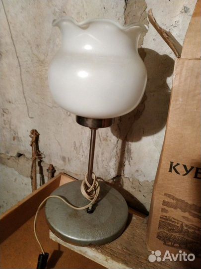 Светильники, плафоны, держатели,уголки