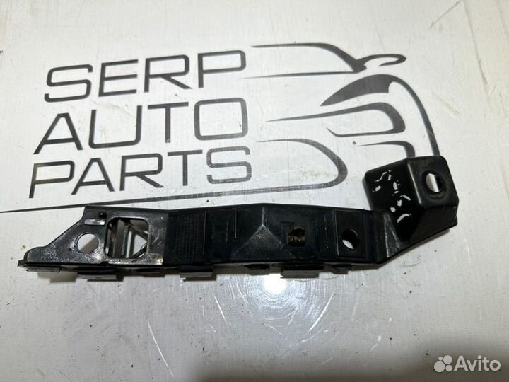 Крепление бампера переднее правое Kia Ceed ED G4FC