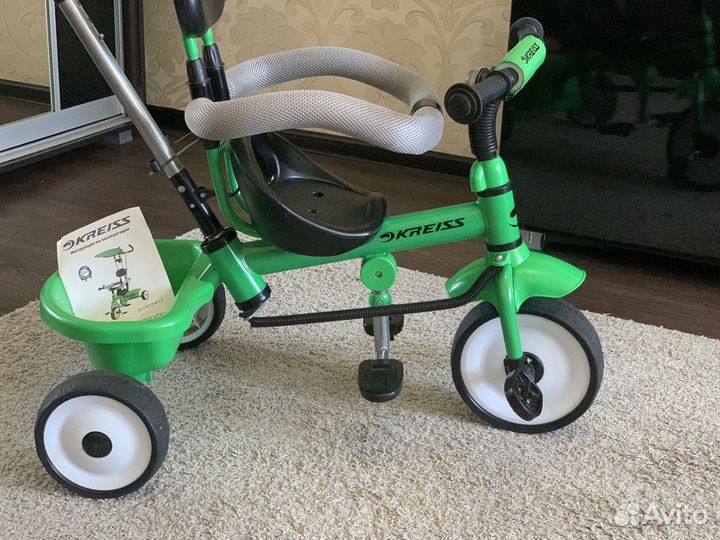 Детский велосипед с ручкой
