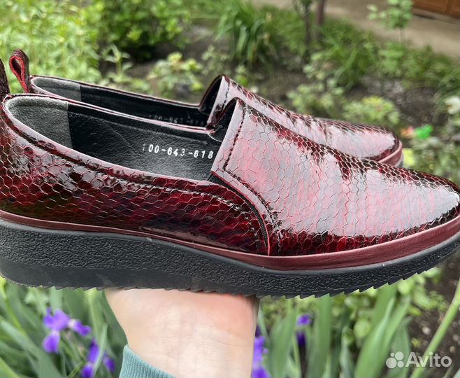 Женская кожаная обувь