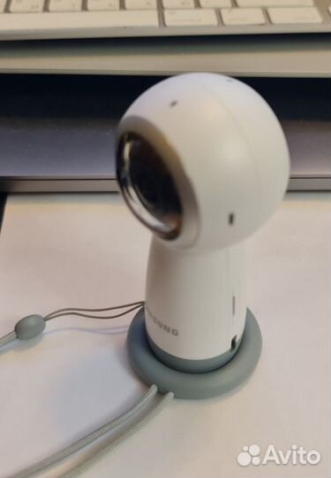 Панорамная камера Samsung Gear 360 SM-R210