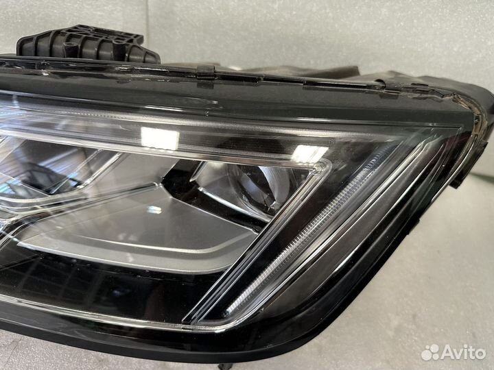 Фара левая Matrix Audi A4 B9
