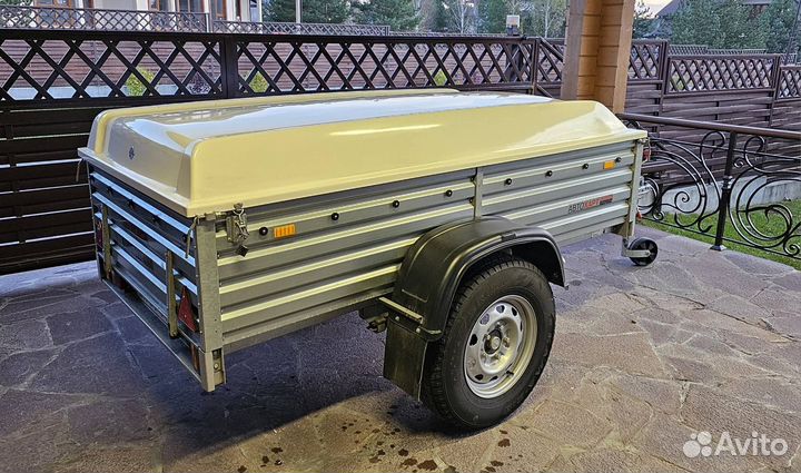 Прицеп с пластиковой крышкой