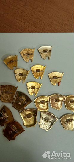 Значок комсомольский