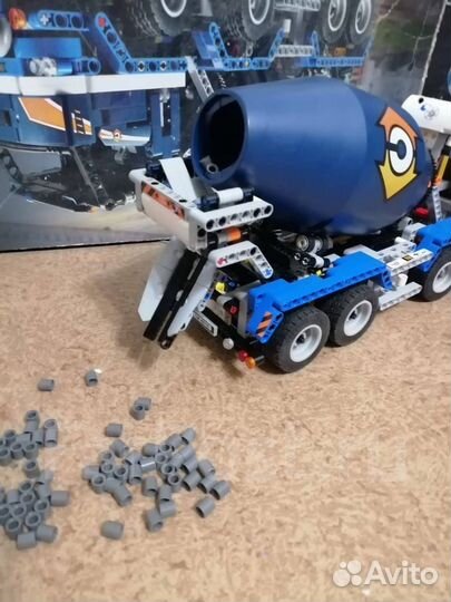 Набор Лего Technic 42112 Concrete Mixer Truck
