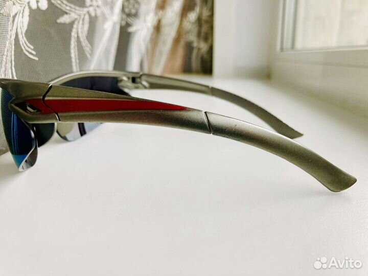 Очки с чехлом солнцезащитные спортивные