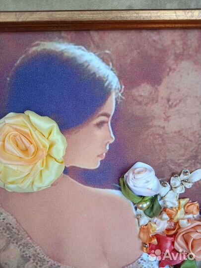 Картина вышитая шелковыми лентами