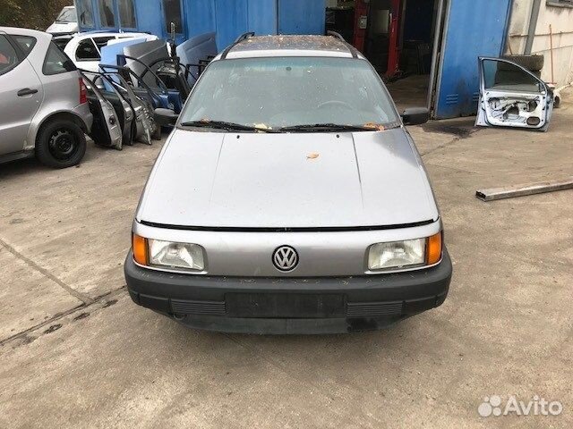 Разбор на запчасти Volkswagen Passat 3