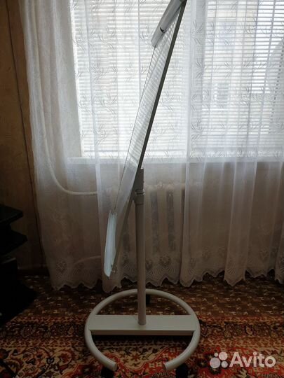 Доска-флипчарт (магнитно-маркерная на колесах)