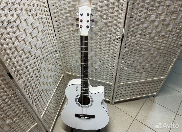 Гитара для обучения с комплектом