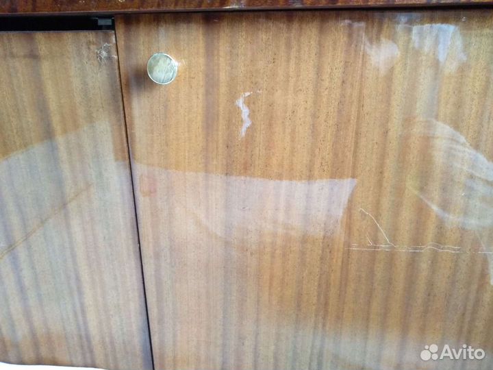 Книжный шкаф сервант