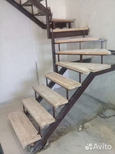 Металлическая лестница