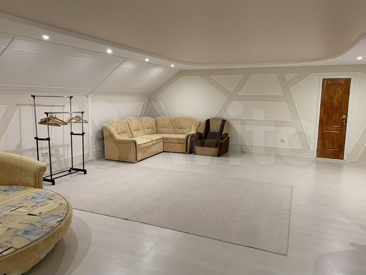 Квартира-студия, 90 м², 3/3 эт.