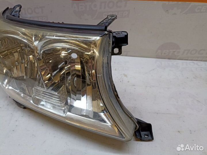 Фара правая Toyota Land Cruiser GRJ200 1vdftv 2008