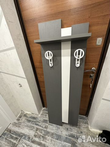 Вешалка с полкой