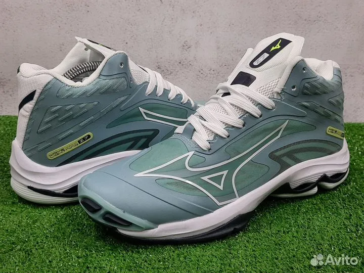 Кроссовки мужские волейбольные Mizuno