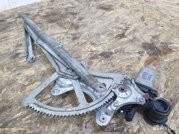 Стеклоподьемник передний Toyota Rav4 20 2.0 2002