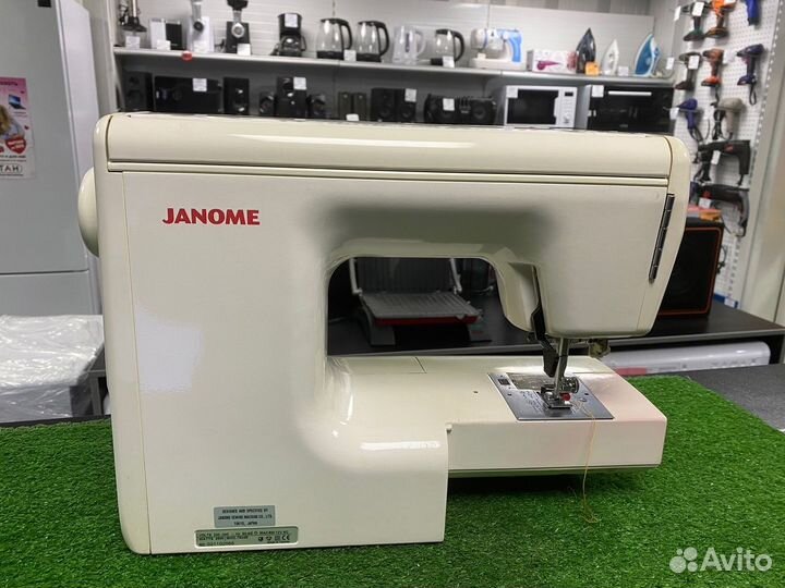 Швейная машина Janome 7524Е