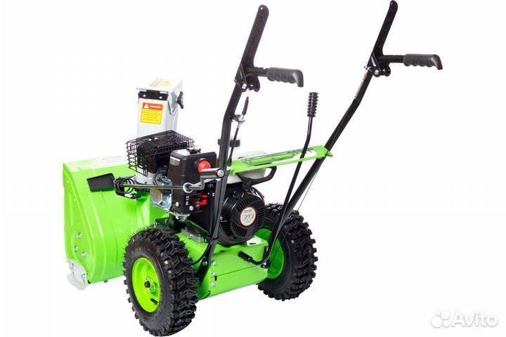 Бензиновый снегоуборщик