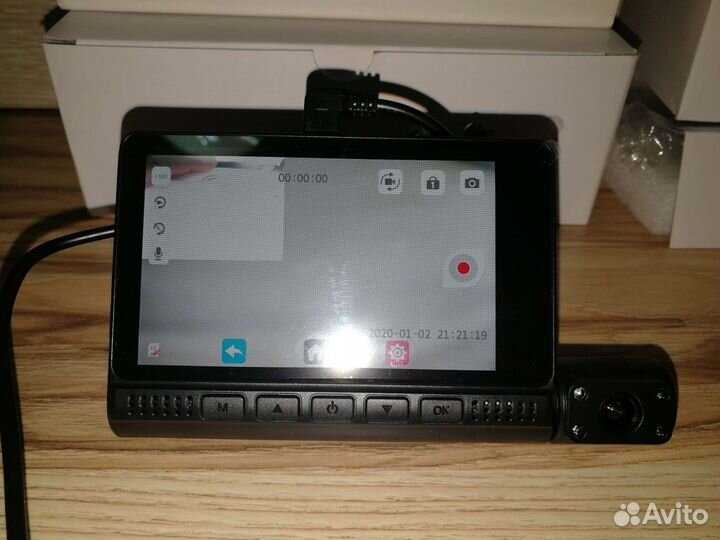 Видеорегистратор 3 камеры, сенсорный